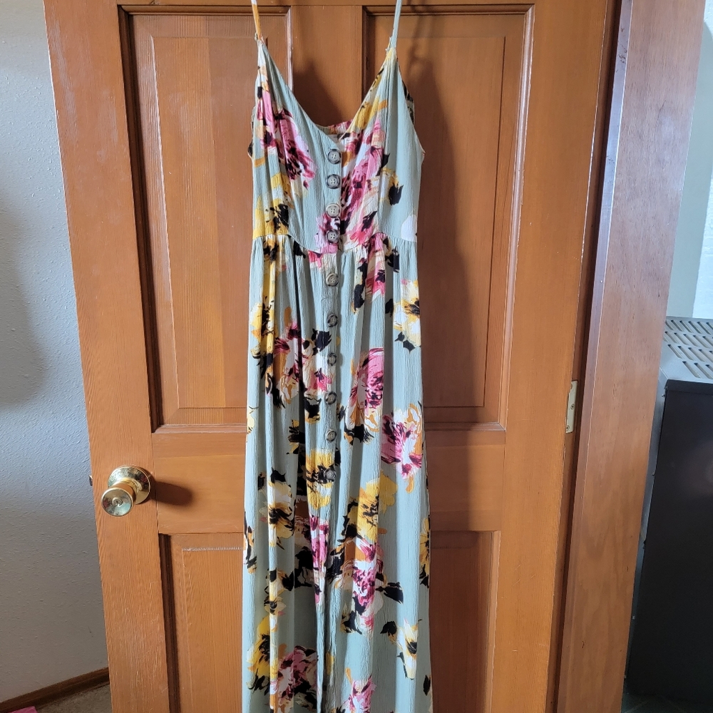 Stilettos Size Small floral print maxi dress